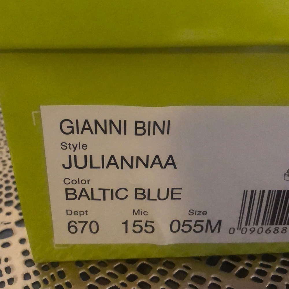 Gianni Bini High Heel Shoes, size 5.5 - Picture 7 of 8